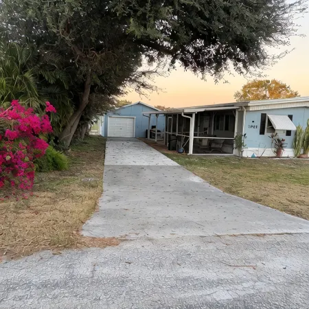 Water Front/ Lake Okeechobee Access in Buckhead Ridge