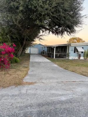 Water Front/ Lake Okeechobee Access in Buckhead Ridge