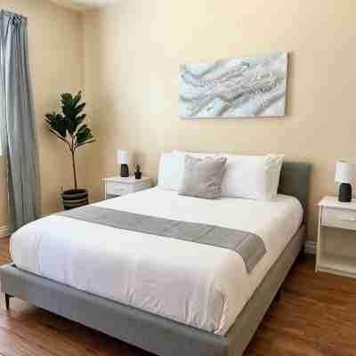Disneyland Getaway Tri-level Gated Townhome Rooms