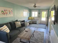 Little Blue on Second St! Cozy & close to the beach, pub, bar, and downtown! - Wi-Fi