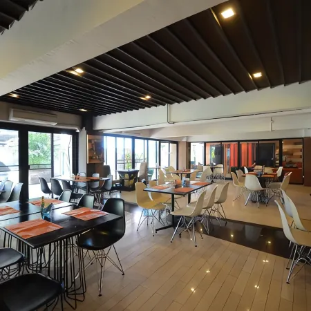 Chaba Inn Srinakarin Отели рядом с достопримечательностью «Площадь Seacon»