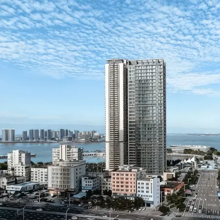 Xiyue Designer Scenic Apartment (Zhanjiang Jinshawan Beach)