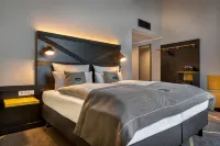 Holiday Inn - the niu, FURY ASCHHEIM MESSE by IHG