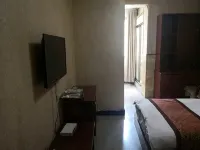 Zhouqu Home Inn Business Hotel