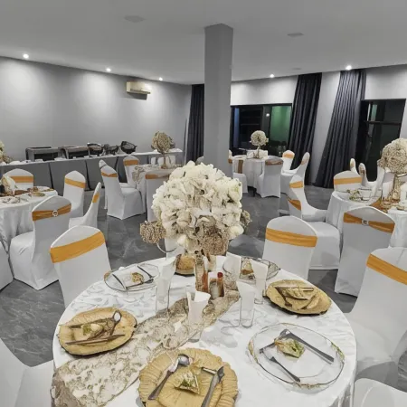 Bridgeview Hotel & Conference Centre