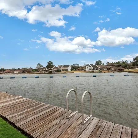 Lake Conroe Waterfront Updated 3Br Condo with Pools, Paddle Boards & Views