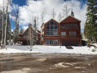 Amazing 7 Bedroom Ski In/Ski Out Cabin @ Brian Head Resort