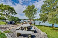 Watts Bar Lake Retreat Private Dock, Boat Ramp & Stunning Views!