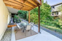 Spacious 3Br Guest Suite by the Creek | North Vancouver - 3-Star
