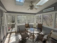Cozy 2-bedroom townhome in charming Bethany Beach with AC, WiFi, community pool Hotels in Bethany Beach