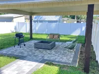 Tropical Vacation Home! 3 Rooms, 2 Bedrooms, sleeps 6 ppl. Hotels in Ruskin
