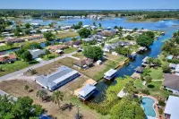 Charming 3-bedroom house in serene Lake Placid with AC, WiFi - 2つ星