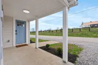 Elkhorn Cottage - Peaceful Creekside Stay