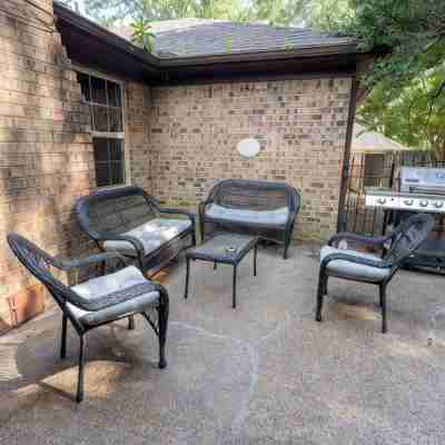 Private Pool–Renovated Home for Groups/Getaways Hotel Exterior
