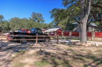 Charming Historic 2-bedroom house in Downtown Wimberley - WiFi