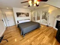 Lakefront Villa 1 / Dock Access - 4-Star