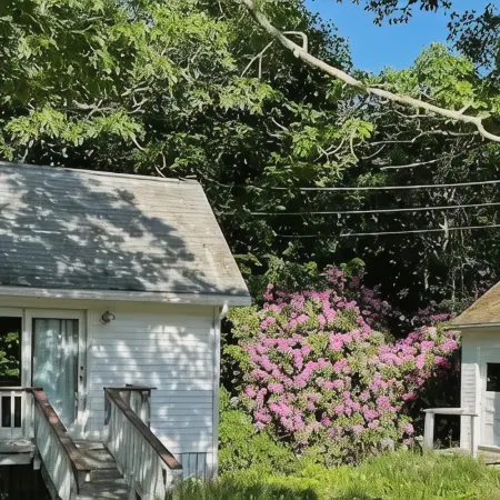 Sweet comfy cottage on Small Point Road