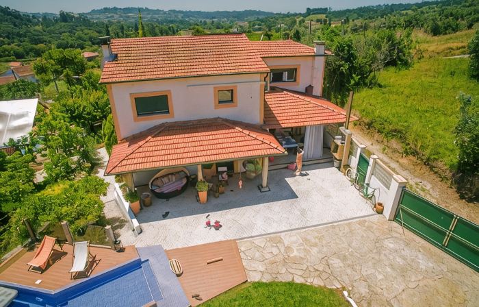 Quinta do Guerra, Villa with private pool, jacuzzi and tennis court.