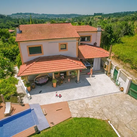 Quinta do Guerra, Villa with private pool, jacuzzi and tennis court.