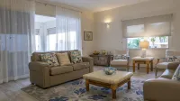 Il Punto Blu - Beautiful renovated condo, AC, WIFI, walkable restaurants/beach. - 4 ดาว