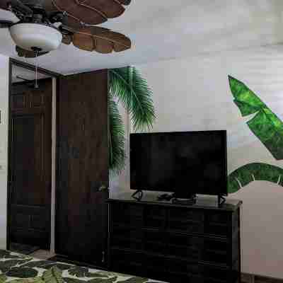 Affordable Quality in Central Location, Oceanside Complex Rooms