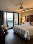 3 king beds / 3 bath Emerald Grande Condo Harbor & Gulf-View / Crab Island - 4-Star