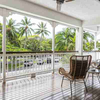"Coco's" Town Retreat: Indulge in Romance, Luxury Accomodation with Scenic view Others