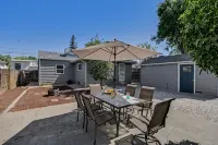 Charming Bungalow in Quiet Tahoe Park Neighborhood