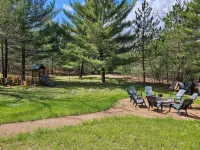 Cabin with hot tub, heated swimming pool and acres of backyard hiking - Chalets