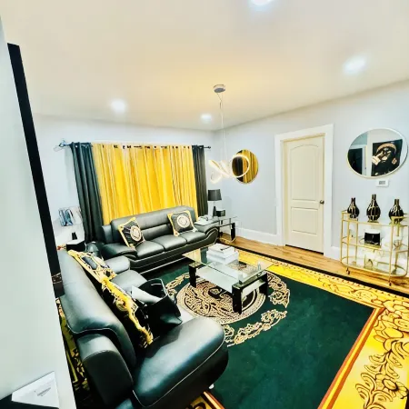 Newly Beautiful renovated first floor apartment getaway