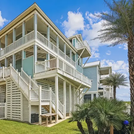 Beachfront House - Peaceful Beach - Dog Friendly! - Elevator and Hot Tub!