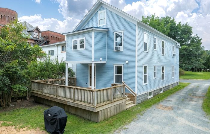 Fully Stocked Kitchen,  AC,  Wi-Fi, W/D,  Near Baseball and Walk to Downtown