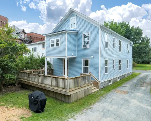 Fully Stocked Kitchen,  AC,  Wi-Fi, W/D,  Near Baseball and Walk to Downtown Hotels in Oneonta