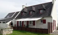 House 400m from the sea and beaches and the GR 34