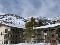 Jackson Hole 2Br Condo Pool/Hot Tub/Tennis Basecamp for Yellowstone+Grand Teton - 4 ดาว