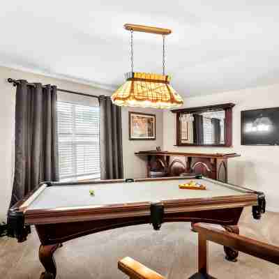 HOT TUB Garden Spa Near Sea World, Six Flags, Lackland, and Downtown Fitness & Recreational Facilities