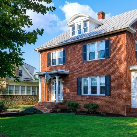 Big Sunny Family House