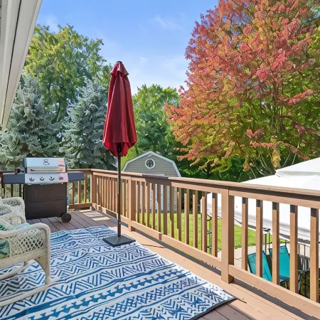 Game Room & Fenced Yard Near O’Hare
