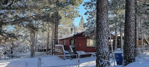 Cozy Cabin, 4 Beds-Dog friendly-15min Drive to to Ski Resort, Fenced yard - 小木屋
