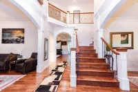 Huge Luxury Home with huge Deck near Powell Butte Park - Jacuzzi