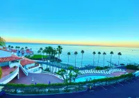 Catalina Honeymoon adventure, 1-bedroom 2 baths with A/C and golf car!