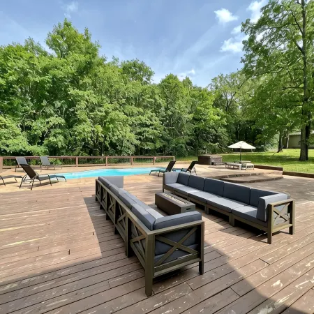 Guest House w/ Pool and Hot Tub! 10min away from Lake Norfork!