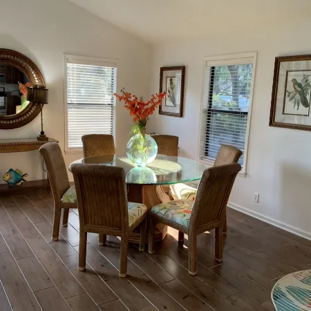 4 Bedrooms, 3 Baths, Sleeps 10 and only 5 minutes from the Beach and the Pier.