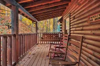Hot Tub! Close2Downtown/Dollywood/PF! King Bed! Access to Nearby Fishing Pond! - 4-نجوم
