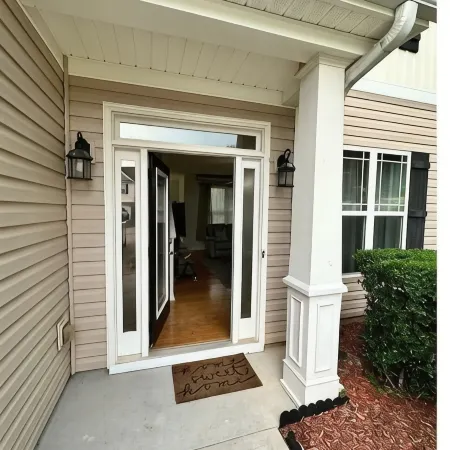 Available Now-4Br, Sleeps 8: Insurance Displacement/Relocation/Family Transition