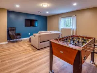 Charming Newly Renovated Home Hotels in Campton