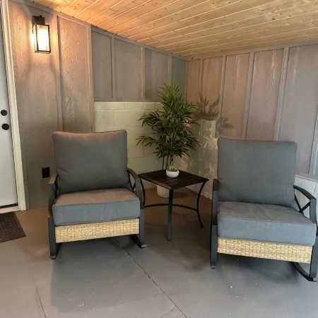 Trailhead Cottage - Half mile to PNF,  dog friendly!