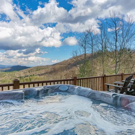 Private Mountain Cabin Retreat 1.5 acres, Amazing Views, Hot Tub, STARLINK Wifi