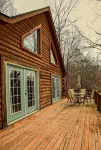 Relaxing 'Riverdance' Log Cabin  is 2.7 miles from Tryon Equestrian Resort - Chalets