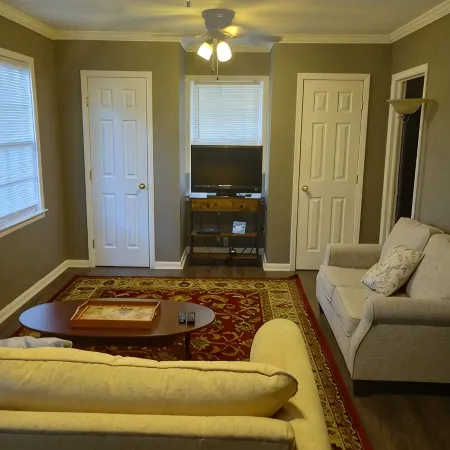A cozy cottage in Florala, Alabama and just minutes away from Lake Jackson.